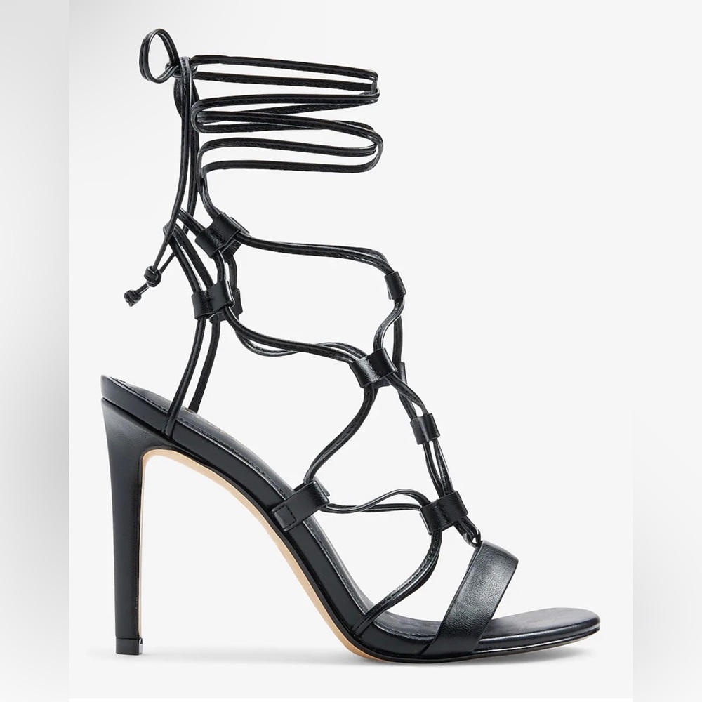 Nee satrapy heels